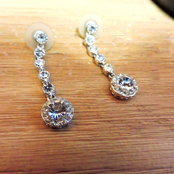 Rhinestone Dangle Earrings/ White Stones - Picture 4 of 6